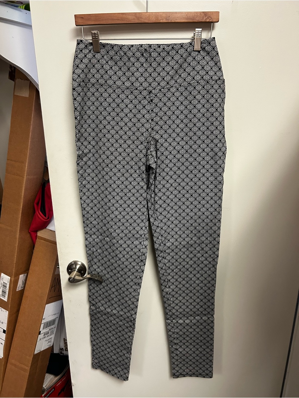 wearever Black & White Floral Pattern Pants